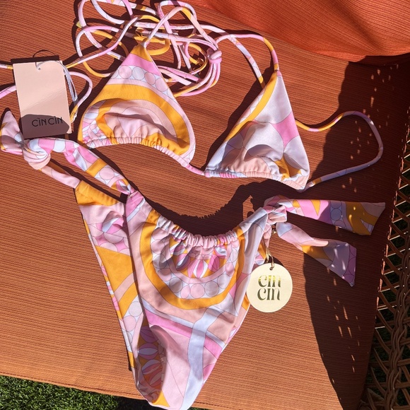 Cin Cin Bikini - Picture 1 of 1